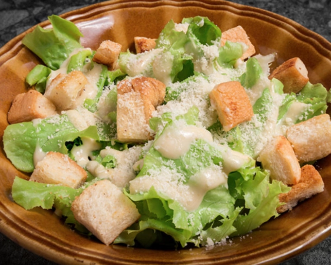 caesar salad calories