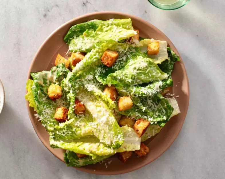 caesar salad calories