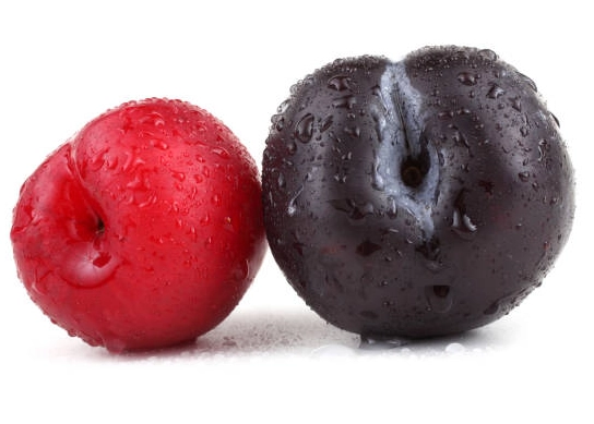 difference between red and black plums difference between red and black plums
