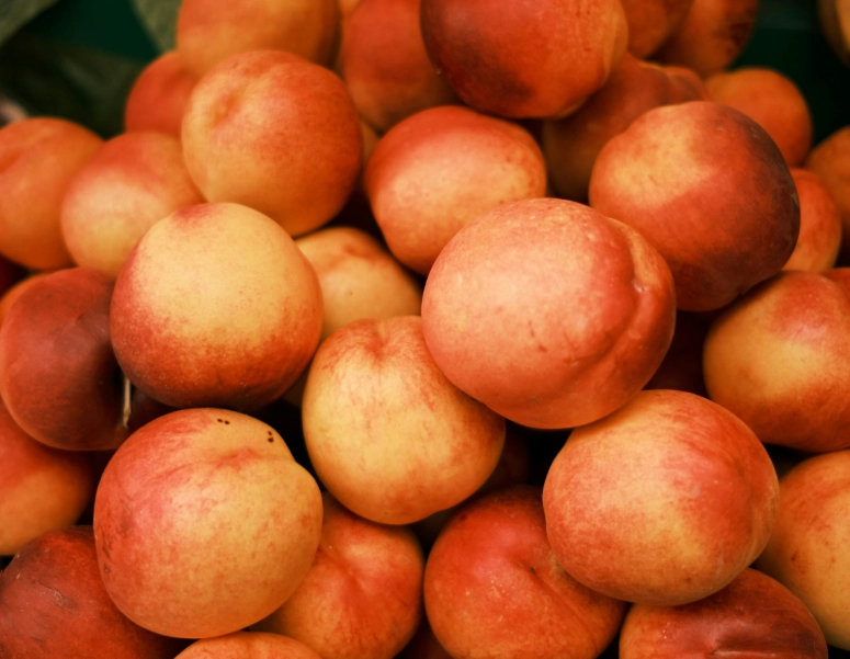 what goes with peaches