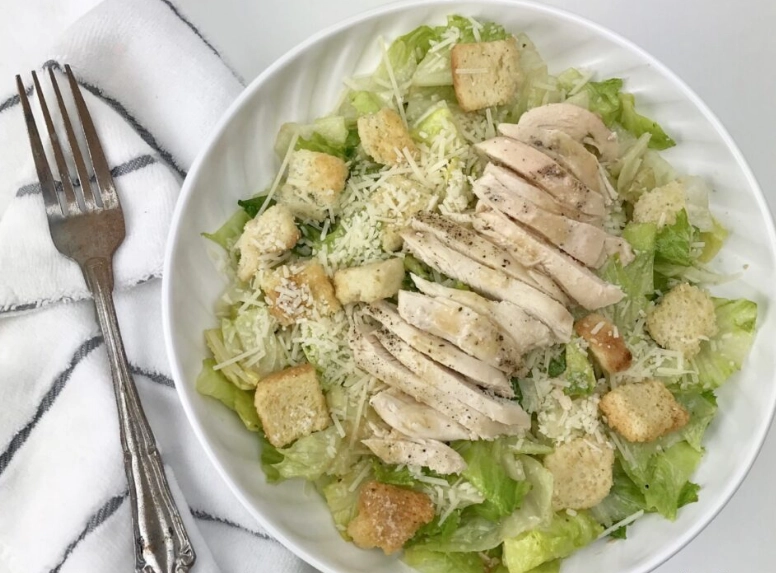 calories in Caesar salad with grilled chicken calories in Caesar salad with grilled chicken
